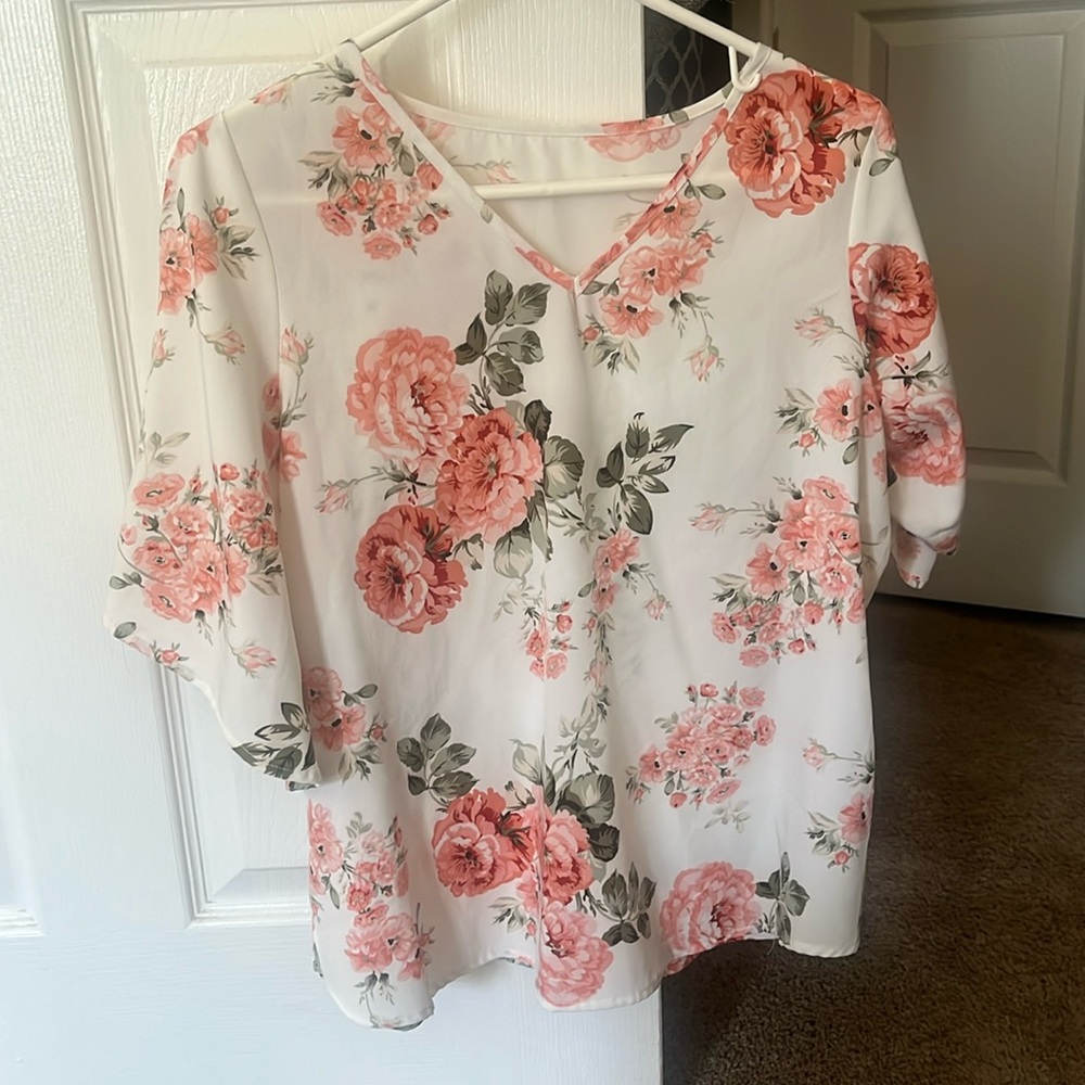 Woman’s fashion top!